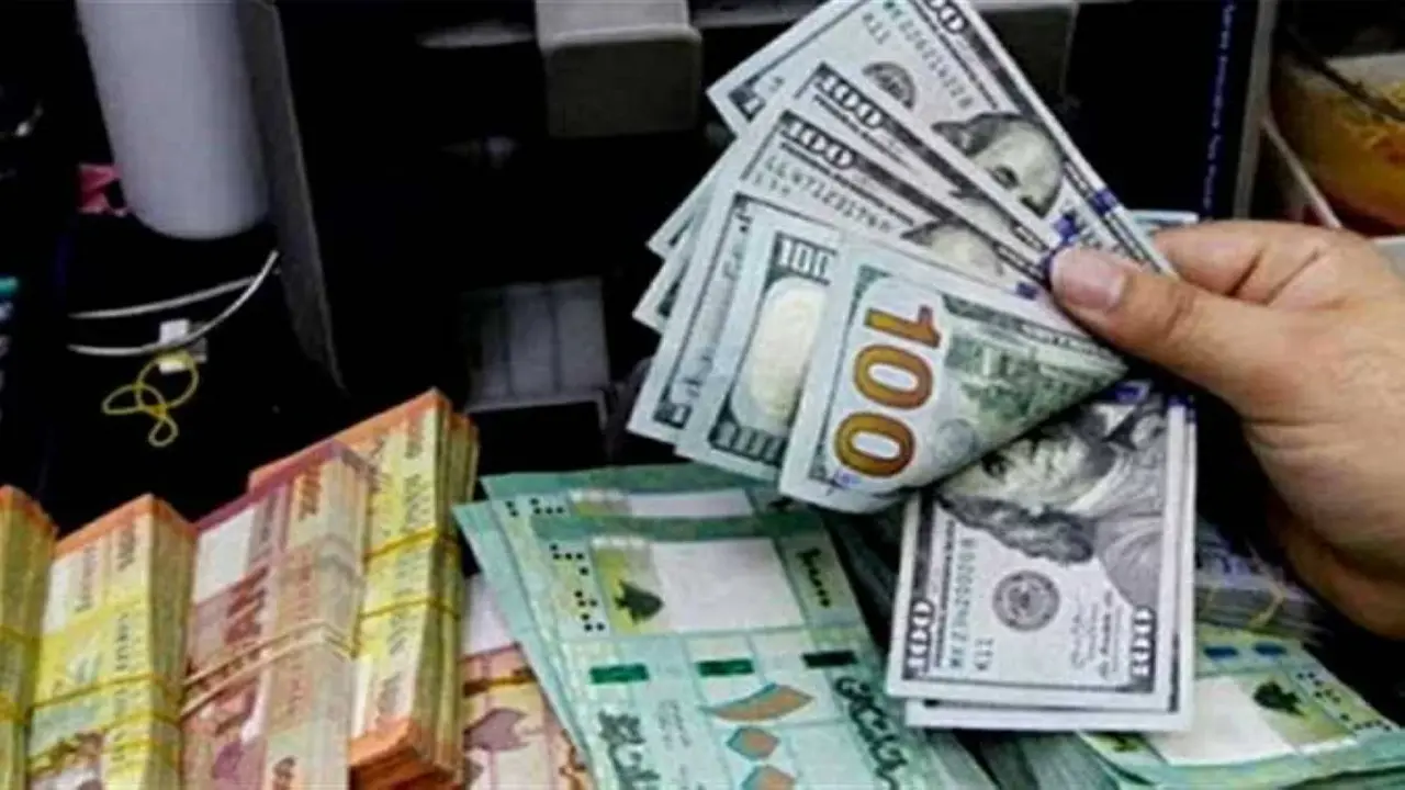 الدولار يرتفع في البنوك وسط عودة الأموال الساخنة للسوق المصرية
